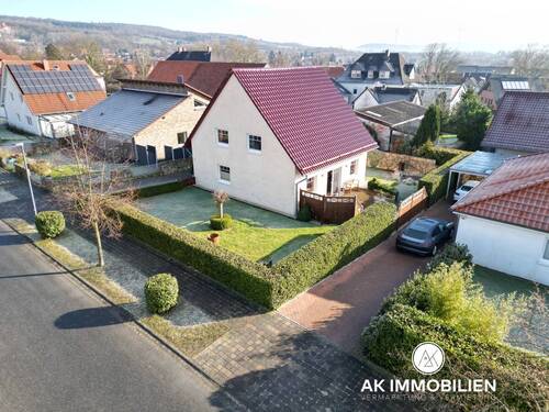 Straßenseite - Reserviert - Freistehendes Einfamilienhaus in Bad Münder - Komfort und Qualität in guter Lage