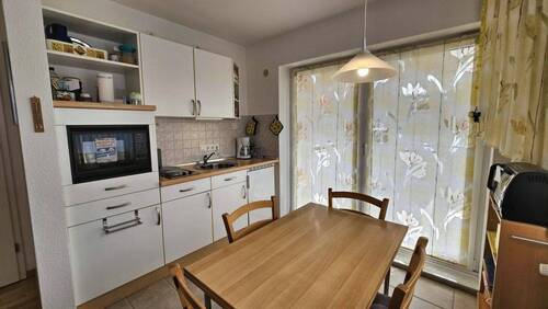 Einbauküche mit Essplatz - 