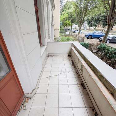 Balkon straßenseitig - 