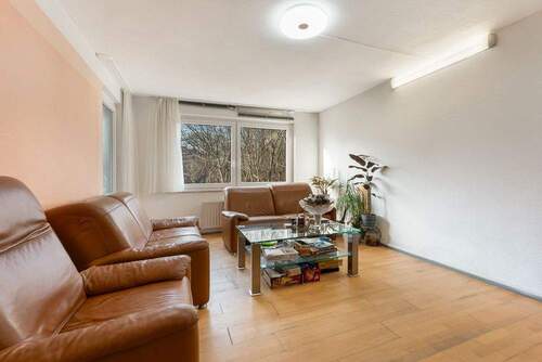 Wohnzimmer - 4 Zimmer Etagenwohnung zum Kaufen in Frankfurt am Main