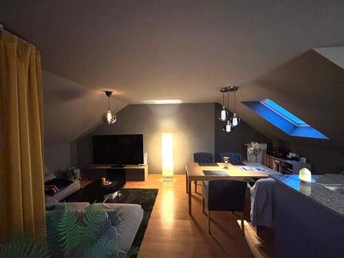 Wohnzimmer aktuell - Etagenwohnung mit 60,00 m&sup2; in Troisdorf zur Miete