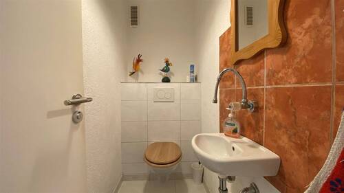 WC - 