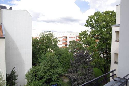 Innenhof - 8 Zimmer Etagenwohnung in Berlin