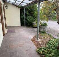 OT Schwaighausen - 2,5 Zimmer-Wohnung mit Terrasse, Einbauküche, Tageslichtbad, separatem WC im EG eines sehr gepflegten 2 Familienhauses - Großhabersdorf