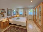 geräumiges Schlafzimmer ... - 