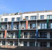 Traumhaftes Wohnen im Herzen der Stadt! 2-Zimmer-Terrassen-Wohnung in Fürth-Südstadt mit EBK und Carport