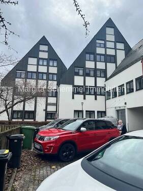 Außenansicht Rückseite - Großzügige Wohnung in Feucht - 280.000,00&nbsp;EUR Kaufpreis, ca.&nbsp; 80,00&nbsp;m&sup2;&nbsp;Wohnfl&auml;che