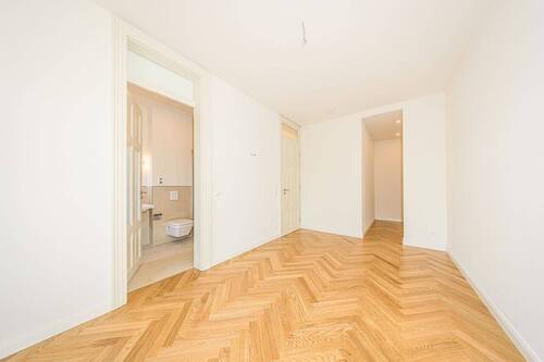 Zugang zu Bad und Ankleide - 