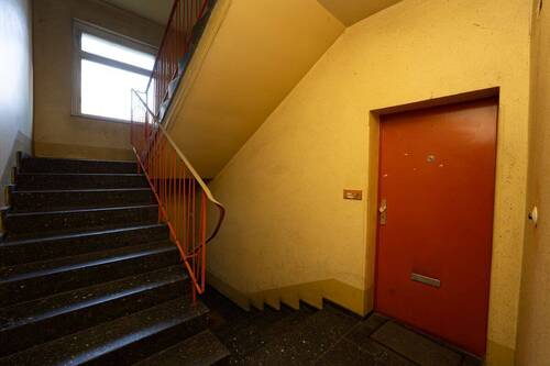 Treppenhaus - Etagenwohnung mit 62,20 m&sup2; in Berlin zum Kaufen