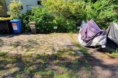 Parkplatz auf dem Hof - 