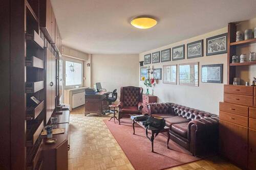 Wohnzimmer - 3 Zimmer Einfamilienhaus zum Kaufen in München
