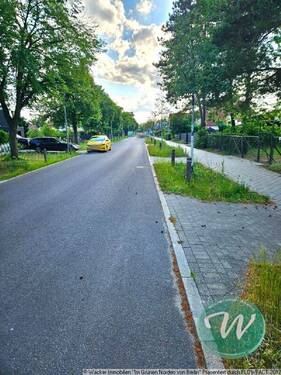 modern ausgebaute Anliegerstraße - 