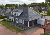Ansicht - 2015 erbaut - 2021 weiter aufgewertet! Direkt einziehen und Zuhause fühlen... Geschmackvolle und moderne Doppelhaushälfte mit Garage und vielen Aussta