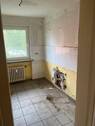 Blick vom Flur in die Küche - Instalationswand - 