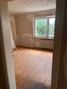 Blick vom Flur in einen Teil des Wohn/-Esszimmers - 