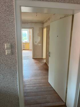 Blick vom Hausflur in die Wohnung - 