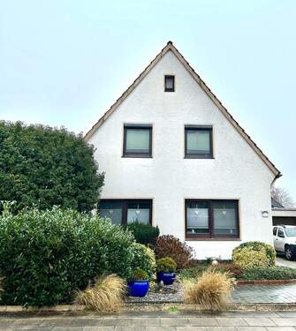 Außenansicht - Freistehendes Einfamilienhaus in ruhiger Siedlung