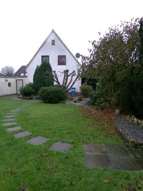 Garten - 4 Zimmer Mehrfamilienhaus, Wohnhaus in Brake