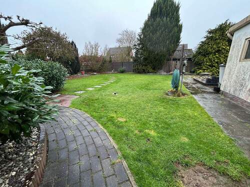 Garten - Mehrfamilienhaus, Wohnhaus mit 88,80 m&sup2; in Brake zum Kaufen