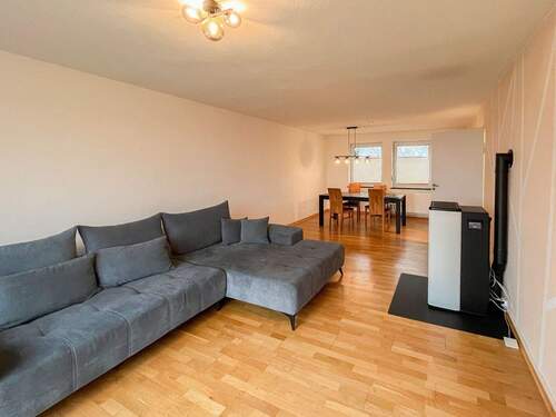 Wohnzimmer EG - Reihenmittelhaus mit 98,00 m&sup2; in Siegen zur Miete