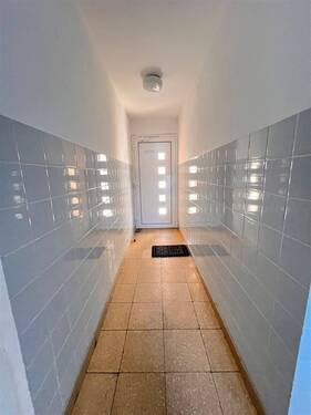 Eingang - 1 Zimmer Mehrfamilienhaus, Wohnhaus in Nürnberg