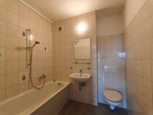 innenliegendes Bad mit Wanne - 