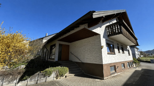 603 - Haus aussen - 7 Zimmer Mehrfamilienhaus, Wohnhaus zum Kaufen in Dettingen an der Erms