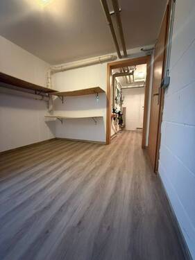 Zusätzlicher Stauraum im Keller - 