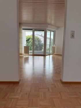 Elternschlafzimmer mit Ankleide, Balkonzugang – OG - 