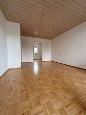 Elternschlafzimmer mit Ankleide, Balkonzugang – OG - 