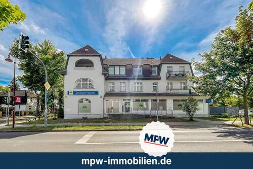 Hausfrontansicht - Investieren in Neuenhagen: optimieren - 2 Einheiten werden frei