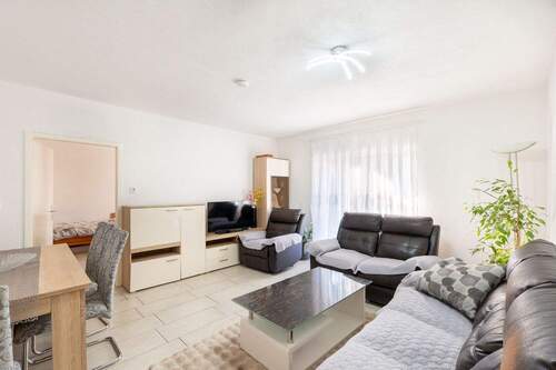 Wohn-/ Essbereich - 2 Zimmer Etagenwohnung zum Kaufen in Ludwigsburg