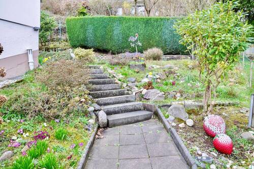 Aufgang neben dem Haus - Einfamilienhaus mit 117,00 m&sup2; in Overath zum Kaufen