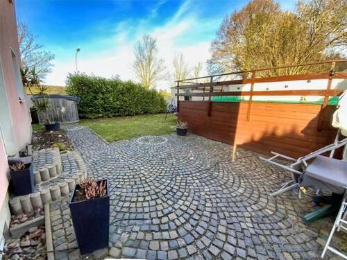 Pool im Garten - Einfamilienhaus mit 150,00 m&sup2; in Mühlhausen zum Kaufen