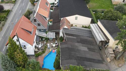 Draufsicht - Gebäudeensemble mit großer GarageHalle