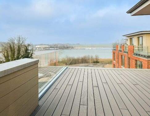 Blick von der Dachterrasse - SchleiGlück in Kappeln: Neubau-Eigentumswohnung Haus 9 Wohnung 10 mit atemberaubendem Wasserblick!