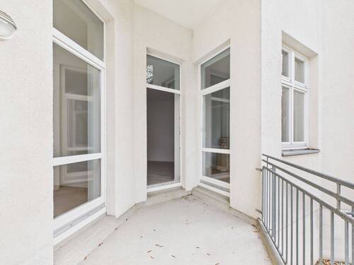 CAM03718G0-PR0023-STILL006 - 