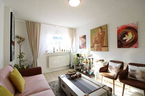 Wohnzimmer - 2 Zimmer Etagenwohnung in Hamburg