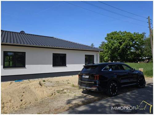 1. Doppelhaushälfte vorne.jpg - 3 Zimmer Bungalow zum Kaufen in Heinsberg