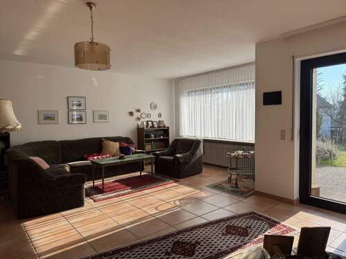 sonniges Wohnzimmer - 4 Zimmer Reihenmittelhaus zum Kaufen in Kaiserslautern