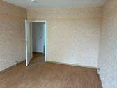 Wohnzimmer Rückansicht - 2 Zimmer Etagenwohnung in Halle (Saale)
