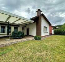 +++In unverbaubarer Lage: Charmantes Einfamilienhaus mit kleiner Einliegerwohnung, Panoramablick, Terrassen, Garten, Garage in ruhiger, idyllischer La - Waldfischbach