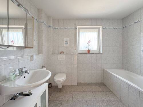 Gäste-Badezimmer EG - 