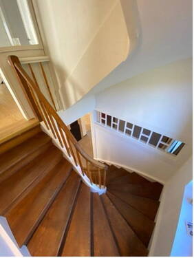 Aufwendig hergerichtete Treppe - 