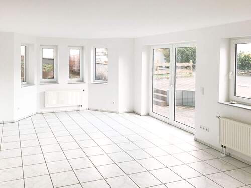 Wohnzimmer - 2 Zimmer Terrassenwohnung zur Miete in Kasbach Ohlenberg