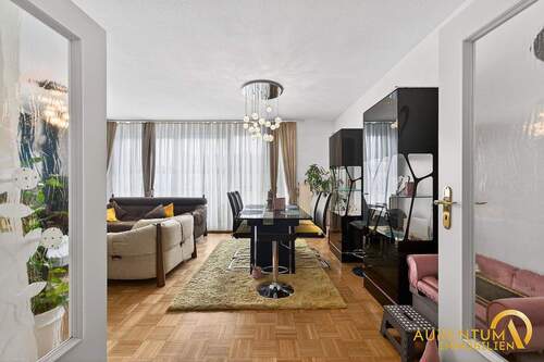 Wohnzimmer - Moderne 3-Zimmer-Wohnung mit zwei Balkonen in Lappersdorf Pielmühle - sofort verfügbar
