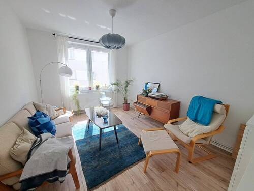 Wohnzimmer.jpg - 2 Zimmer Etagenwohnung zur Miete in Bremerhaven