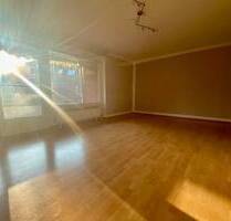 Ab dem 01.06.: Gepflegte 2-Zimmer-Wohnung mit Loggia, Einbauküche und Außenstellplatz in Elmshorn