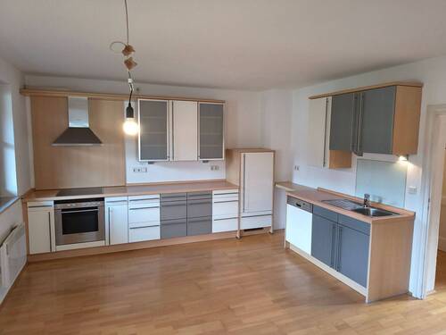 Wohnküche mit Zugang Balkon - 