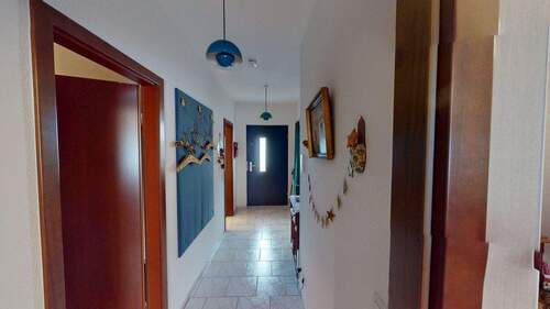 Flur - 2 Zimmer Etagenwohnung zum Kaufen in Biedenkopf